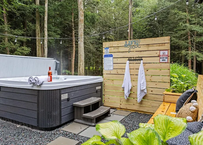 Lazy Bear Retreat Outdoor Oasis Hot Tub Etc