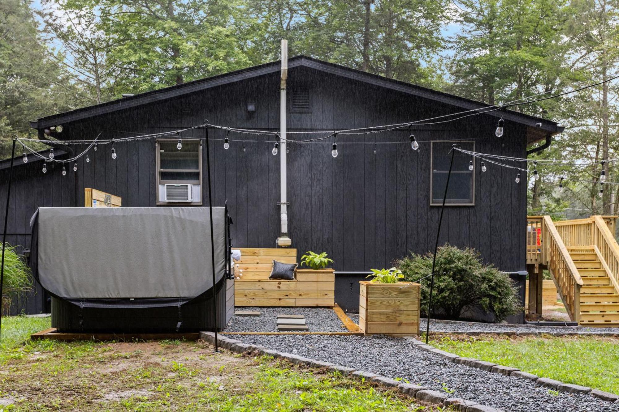 Lazy Bear Retreat Outdoor Oasis Hot Tub Etc